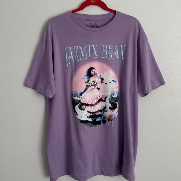 Jazmin Bean Graphic Traumatic Livelihood Boyfriend Fit T-shirt - Picture 1 of 4
